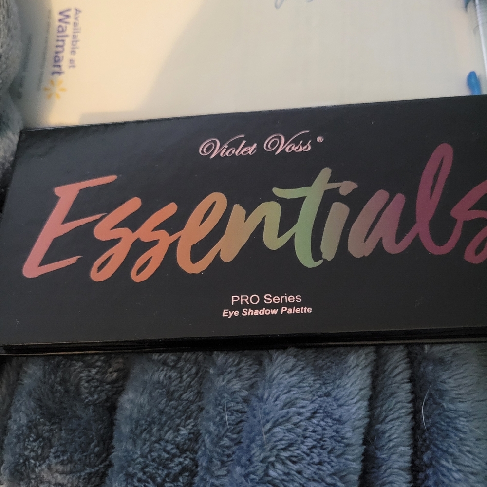 Assorted Eyeshadow palettes !